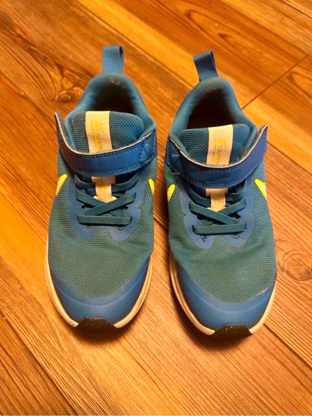 Youth size 1 Nike Star Runner blue tennis shoes